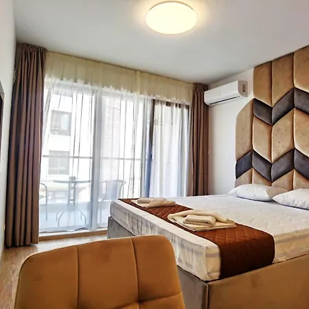 Апартаменти Cabacum Pleasure Beachfront - 50m To And Pool Варна